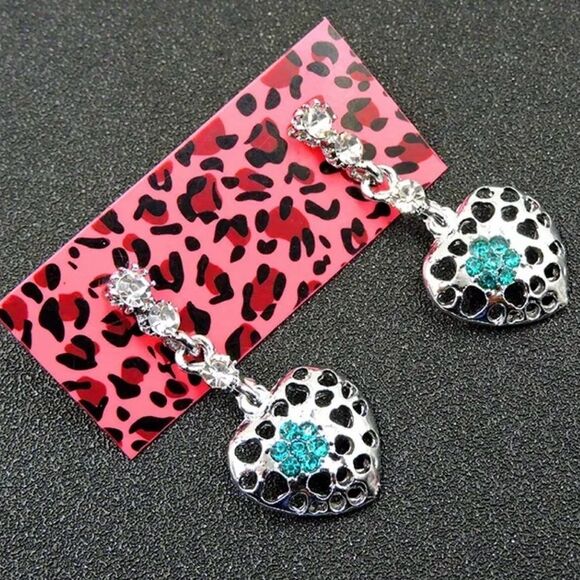 💕Beautiful Betsey Johnson dangle earrings 💕 - Picture 5 of 5